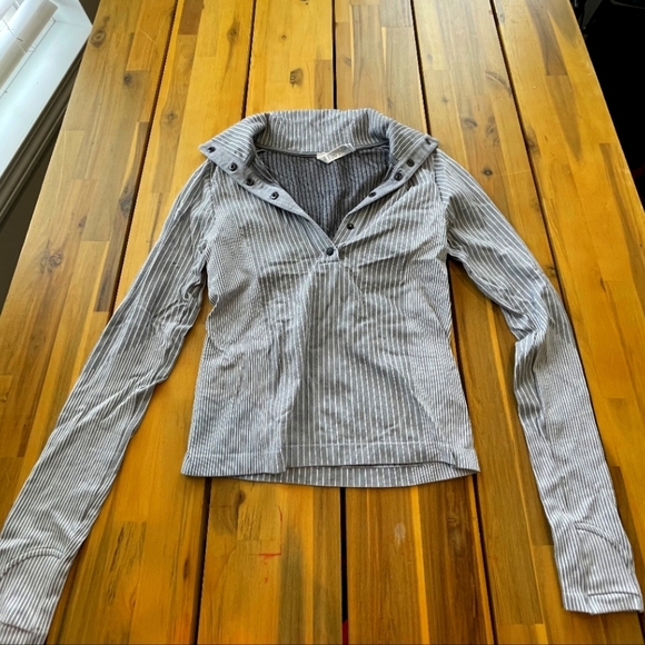Athleta Gray Ribbed Fitted Long Sleeve Quarter Button Collared Long Sleeve Xs - Picture 1 of 4